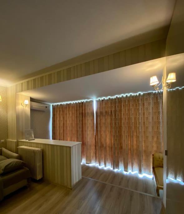 Downtown Studio - Ultra Central With Park View Бухарест Экстерьер фото