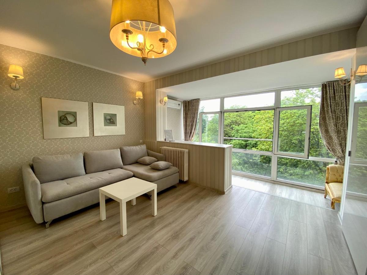 Downtown Studio - Ultra Central With Park View Бухарест Экстерьер фото