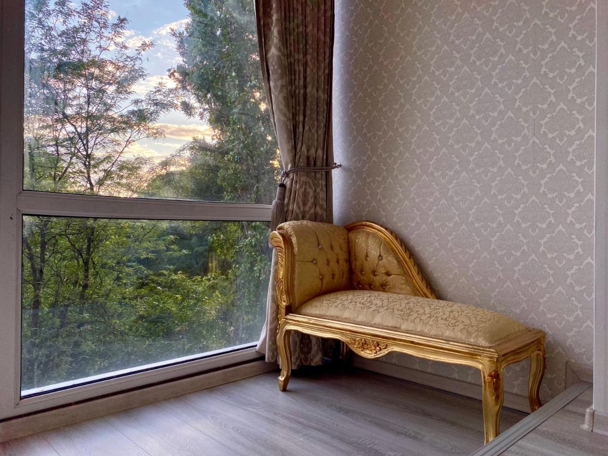 Downtown Studio - Ultra Central With Park View Бухарест Экстерьер фото